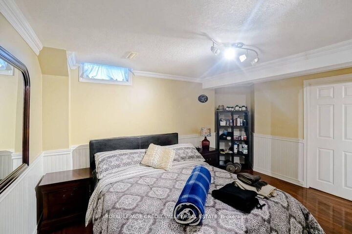 Property Photo: 95 Mullis Crescent ON L6Y 4T1