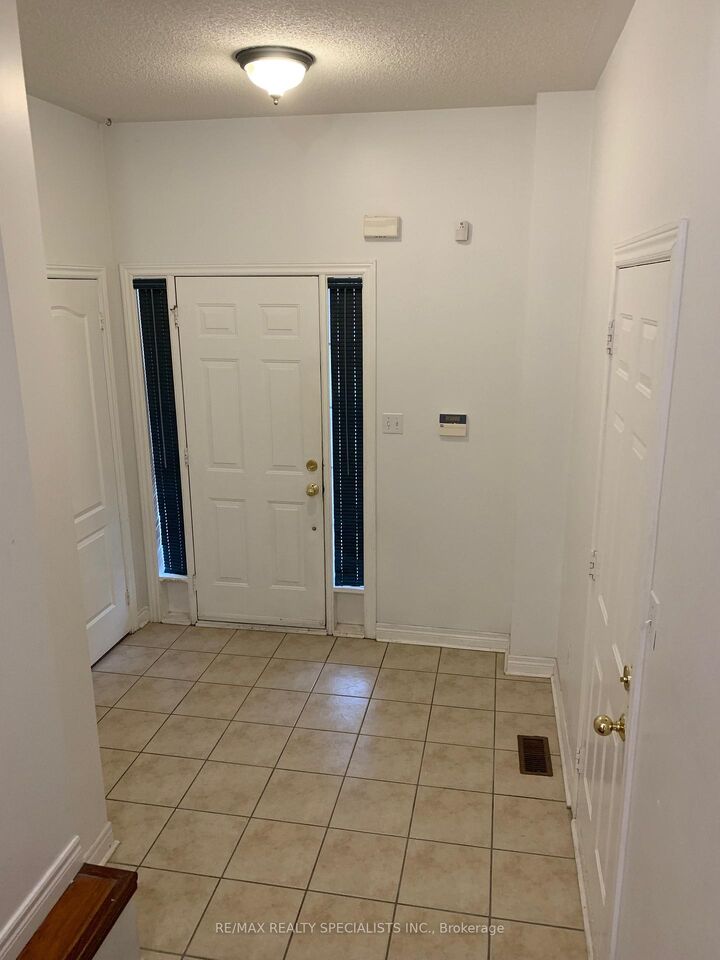 Photo de la propriété: 10 Ashmere Road ON L7A 1R3