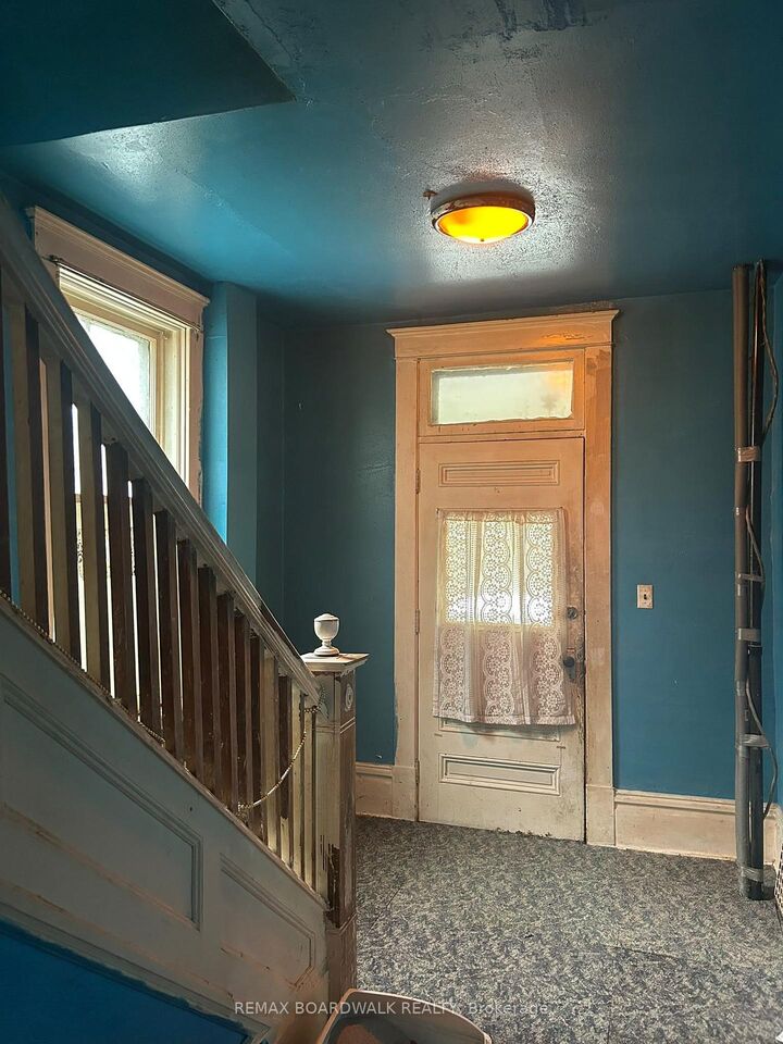 Property Photo:  51 Albert Street  ON K7C 1N9 