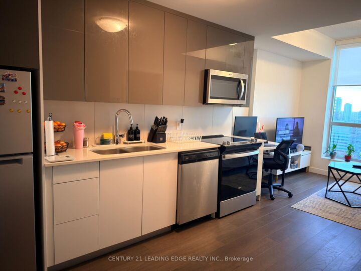 Property Photo:  60 Frederick Street 2008  ON N2H 0C7 