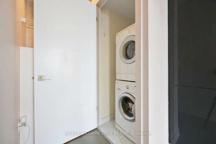 Property Photo:  109 Wolseley Street E 204  ON M6J 1K1 