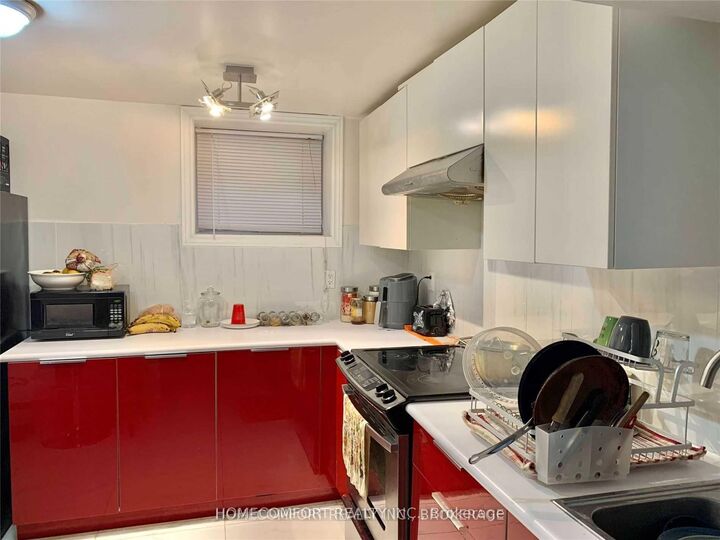 Property Photo:  325 The West Way  ON M9R 1H1 