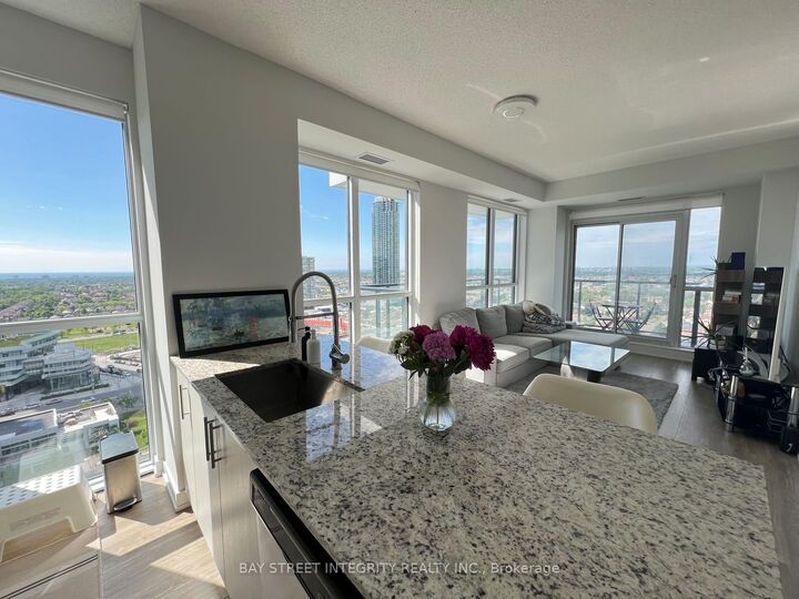 Property Photo:  4055 Parkside Village Drive 1920  ON L5B 0K8 