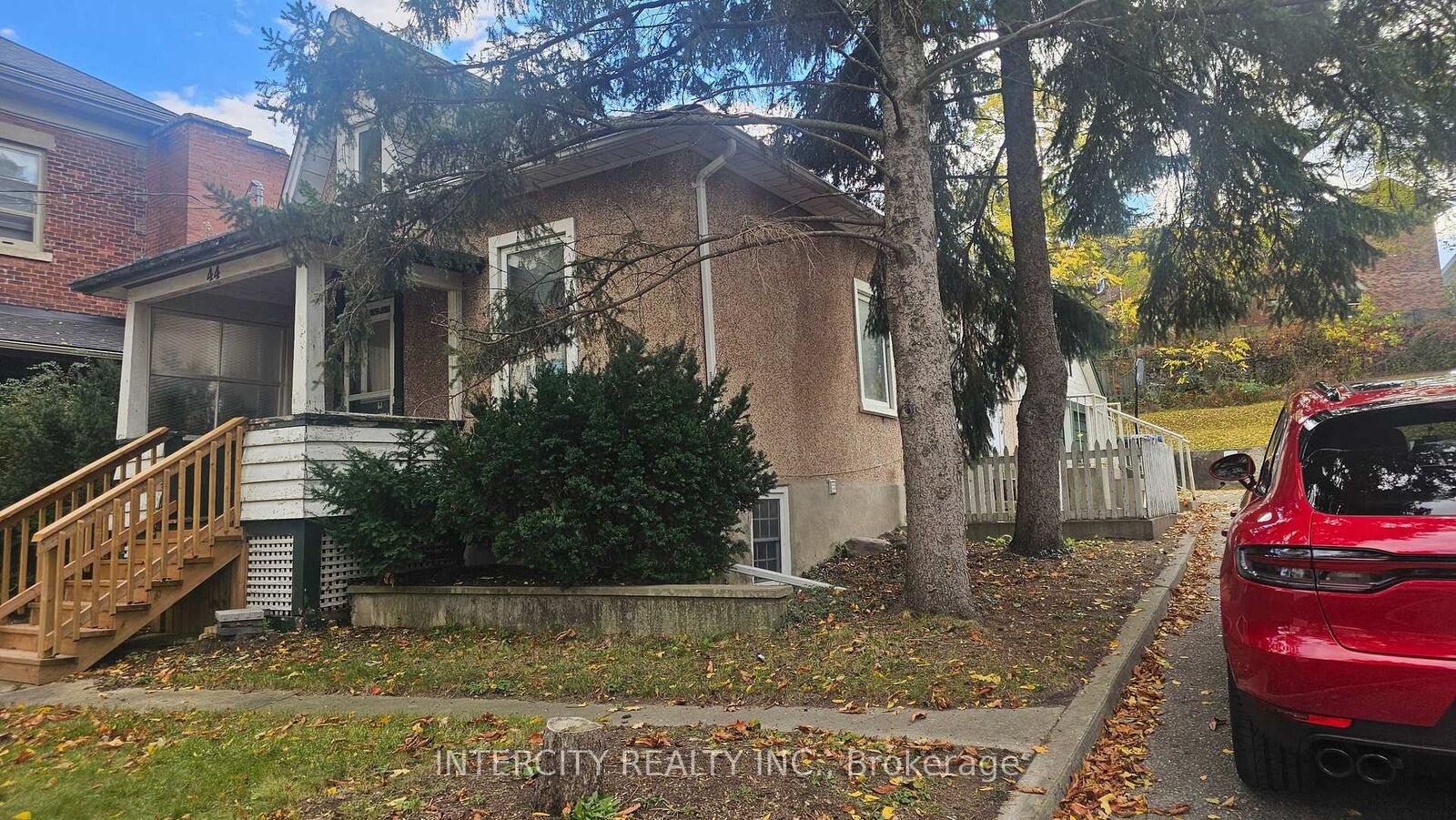 Property Photo:  44 Cardigan Street  ON N1H 3Z4 