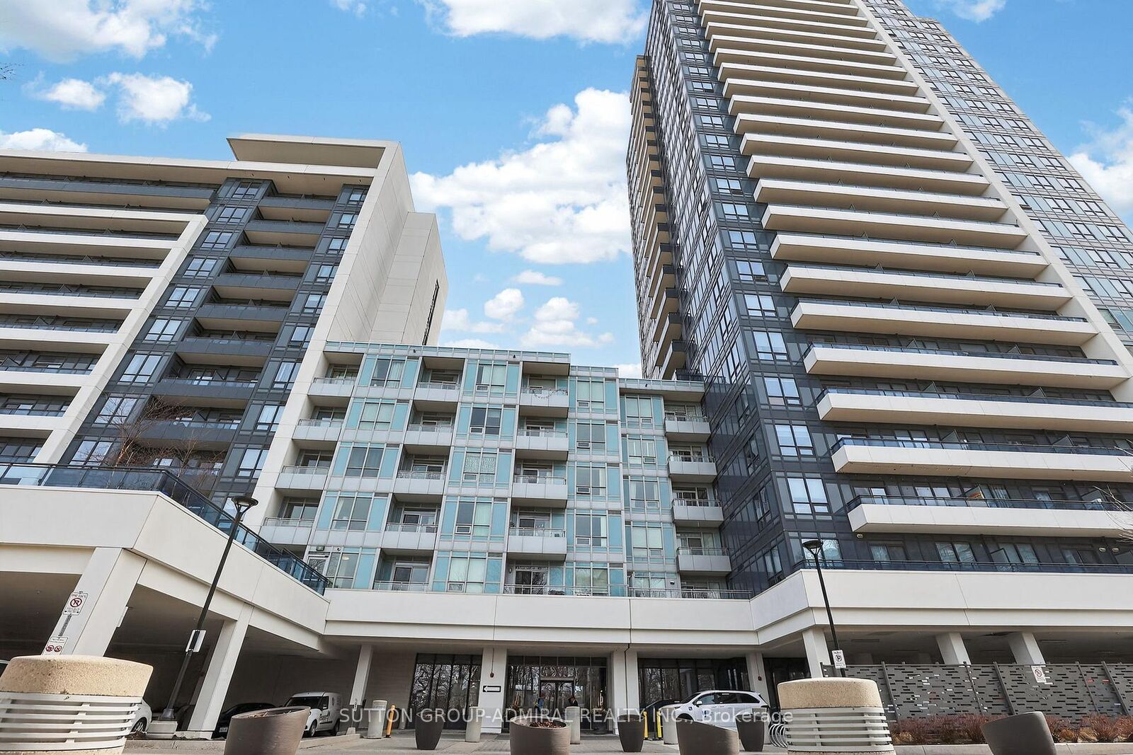 Property Photo:  7900 Bathurst Street 316  ON L4J 0J9 