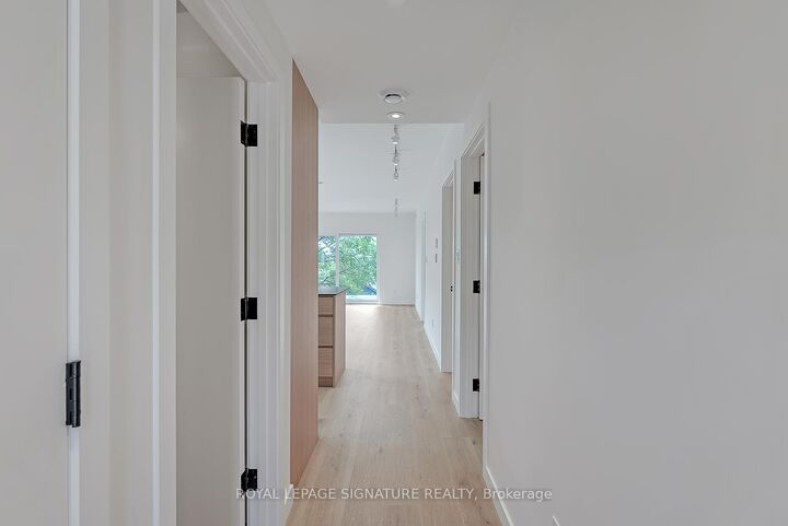 Property Photo:  1254 Davenport Road 4  ON M6H 2G9 