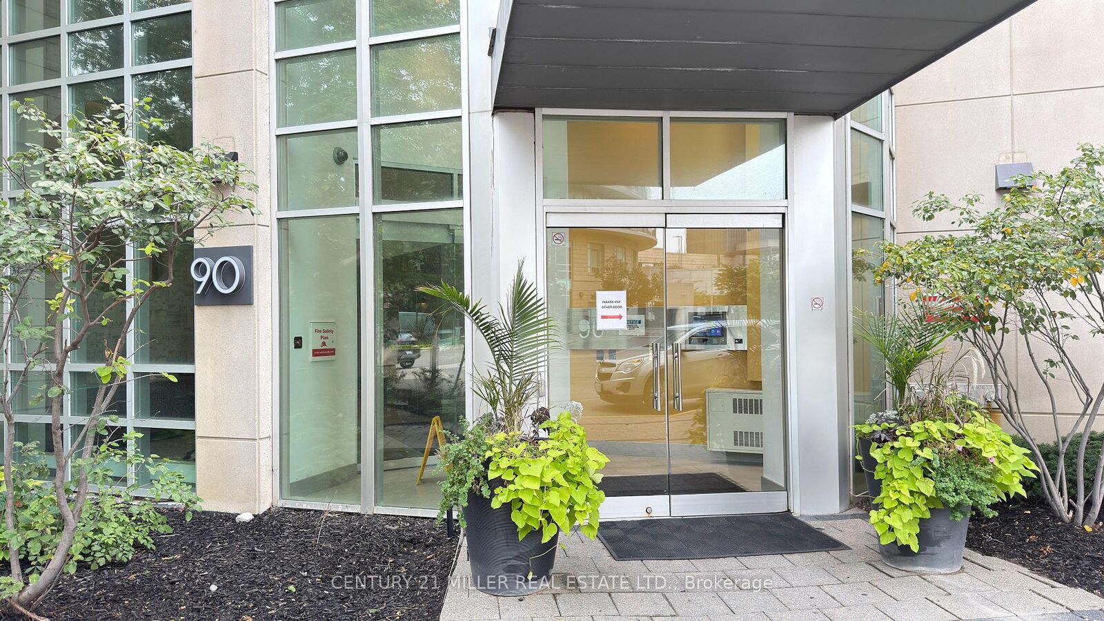 Property Photo: 90 Absolute Avenue 509 ON L4Z 0A3