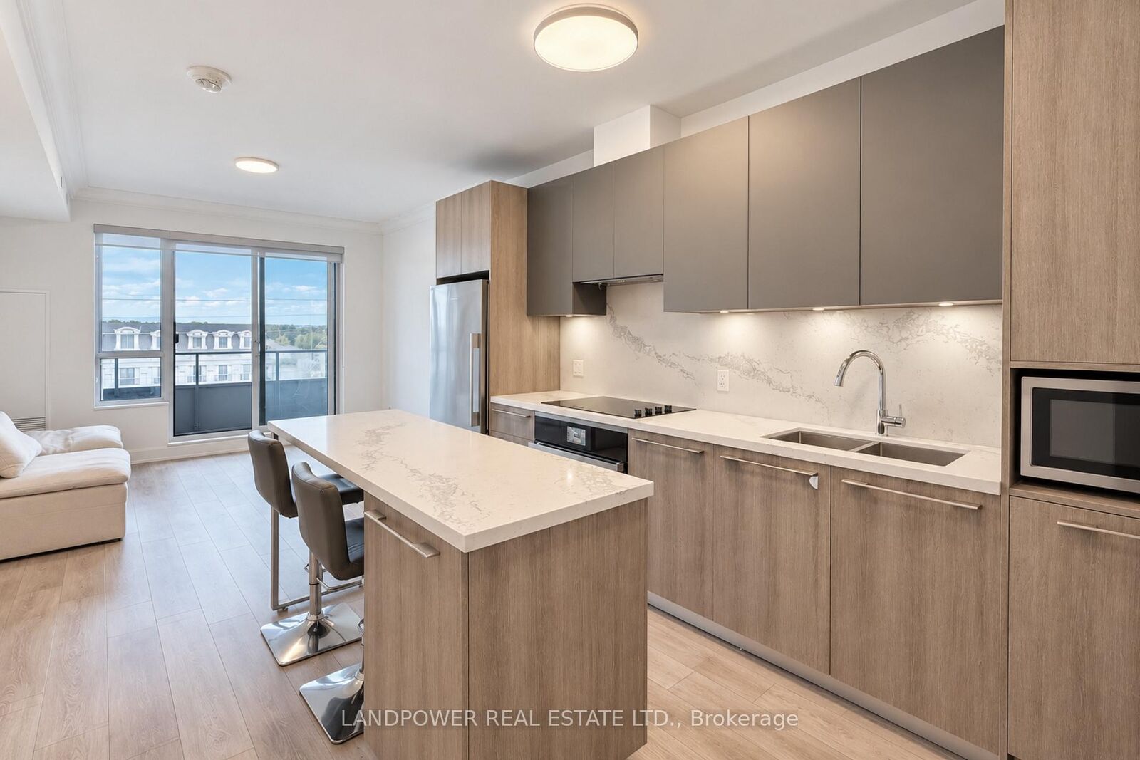 Property Photo:  38 Water Walk Drive 710  ON L3R 6M8 