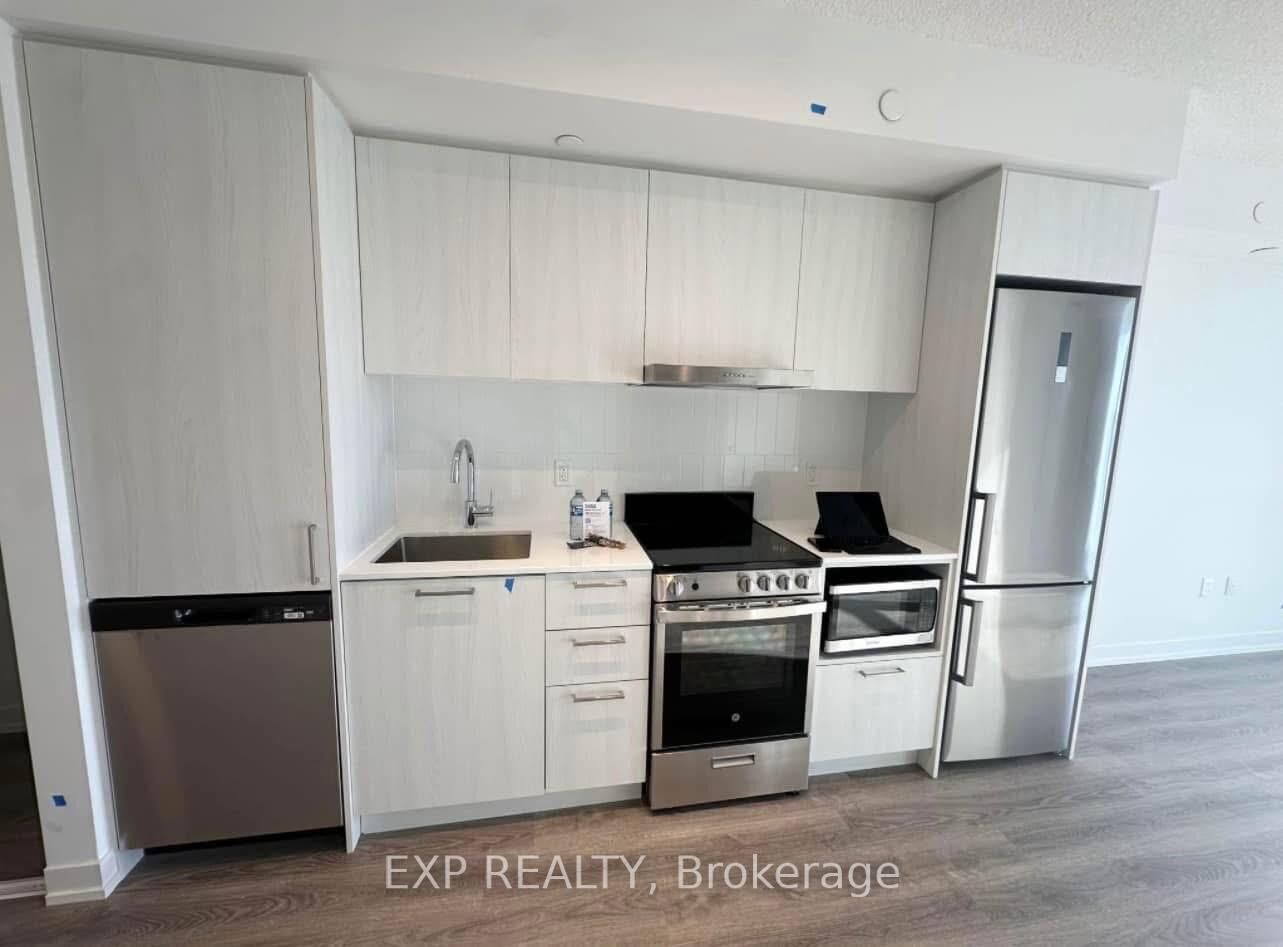 Property Photo:  195 Commerce Street 3208  ON L4K 0P9 