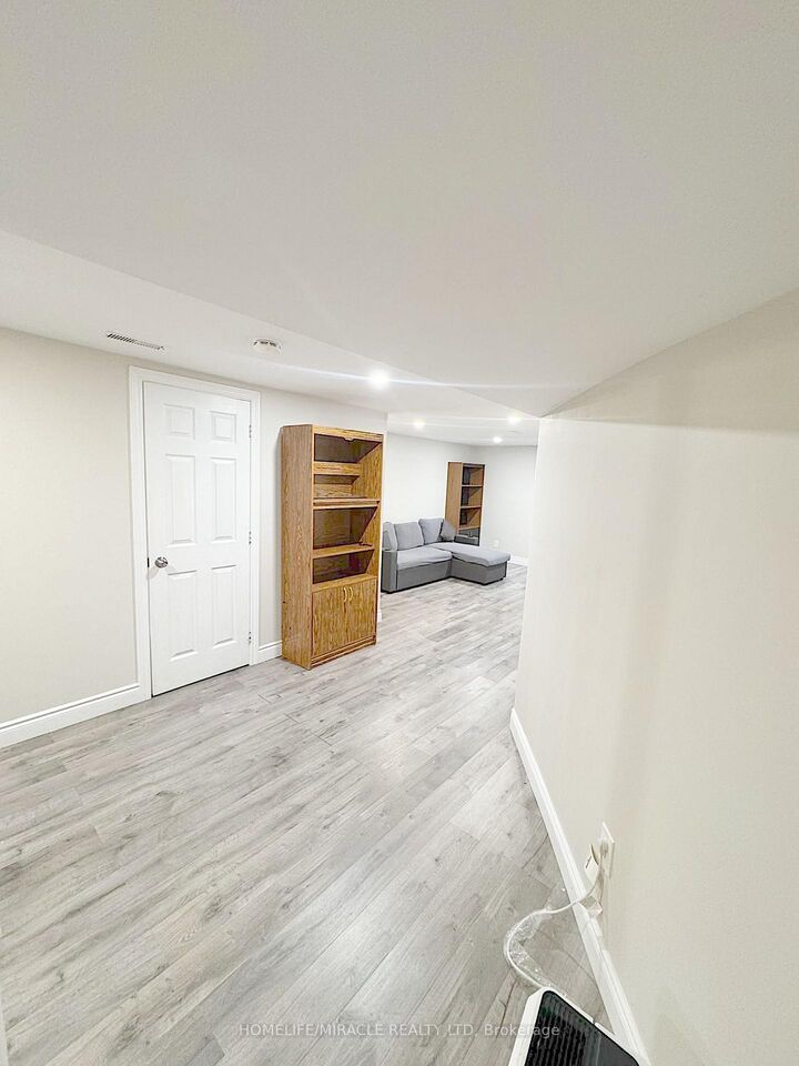 Property Photo:  925 Byron Street N  ON L1N 4P2 