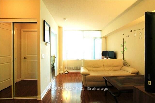 Property Photo:  4978 Yonge Street  ON M2N 7G8 