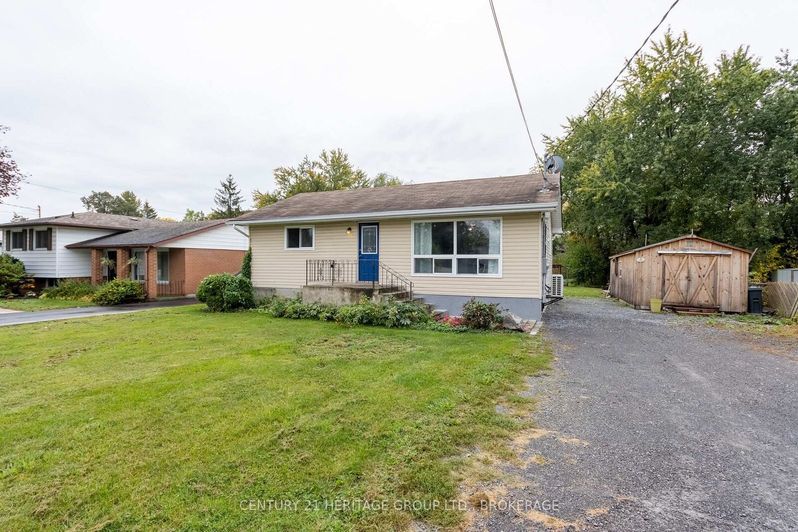 Property Photo:  3007 Princess Street  ON K7L 4V2 