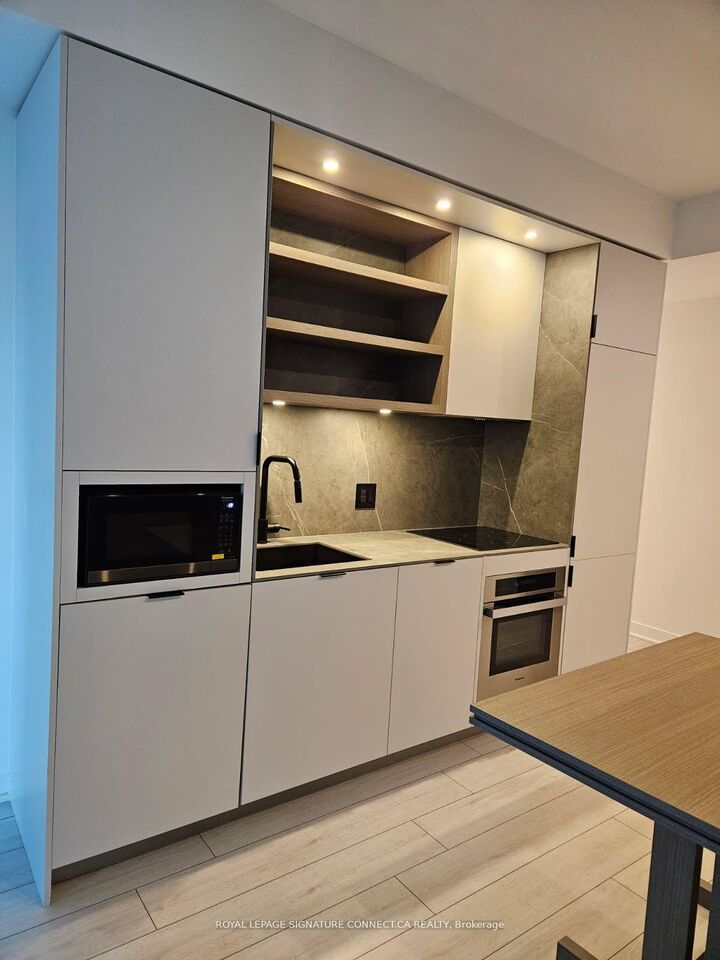 Property Photo:  55 Charles Street E 1208  ON M4Y 1S9 
