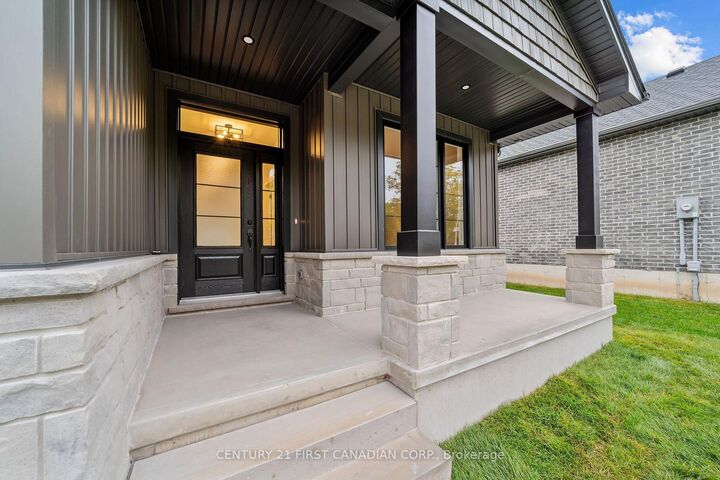 Property Photo:  78 Queen Street  ON N0M 1A0 