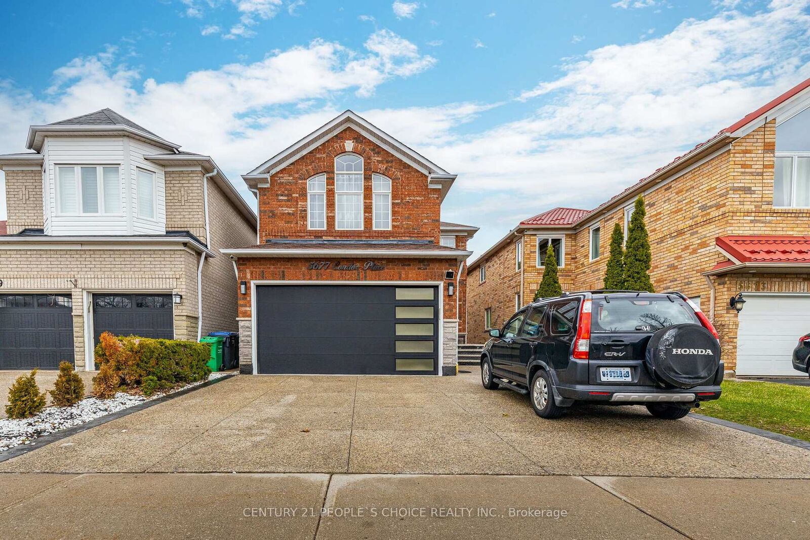 Property Photo: 5677 Condor Place ON L5V 2J4