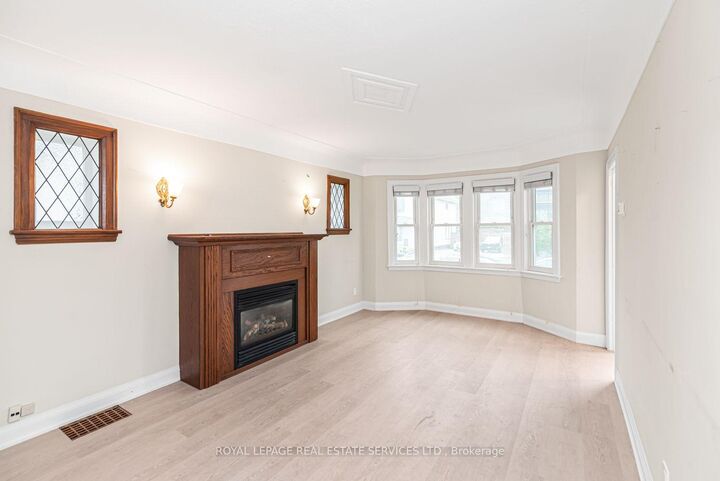 Property Photo:  187 West 2nd Street  ON L9C 3G2 