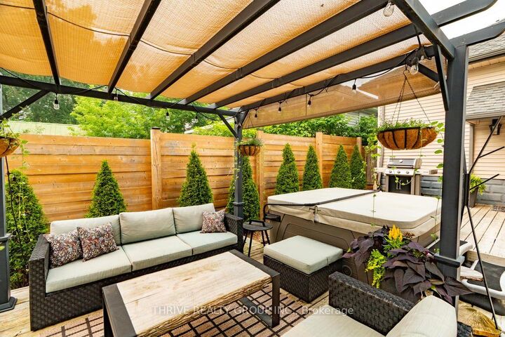 Property Photo:  25 Elm Street  ON N5Z 2K3 