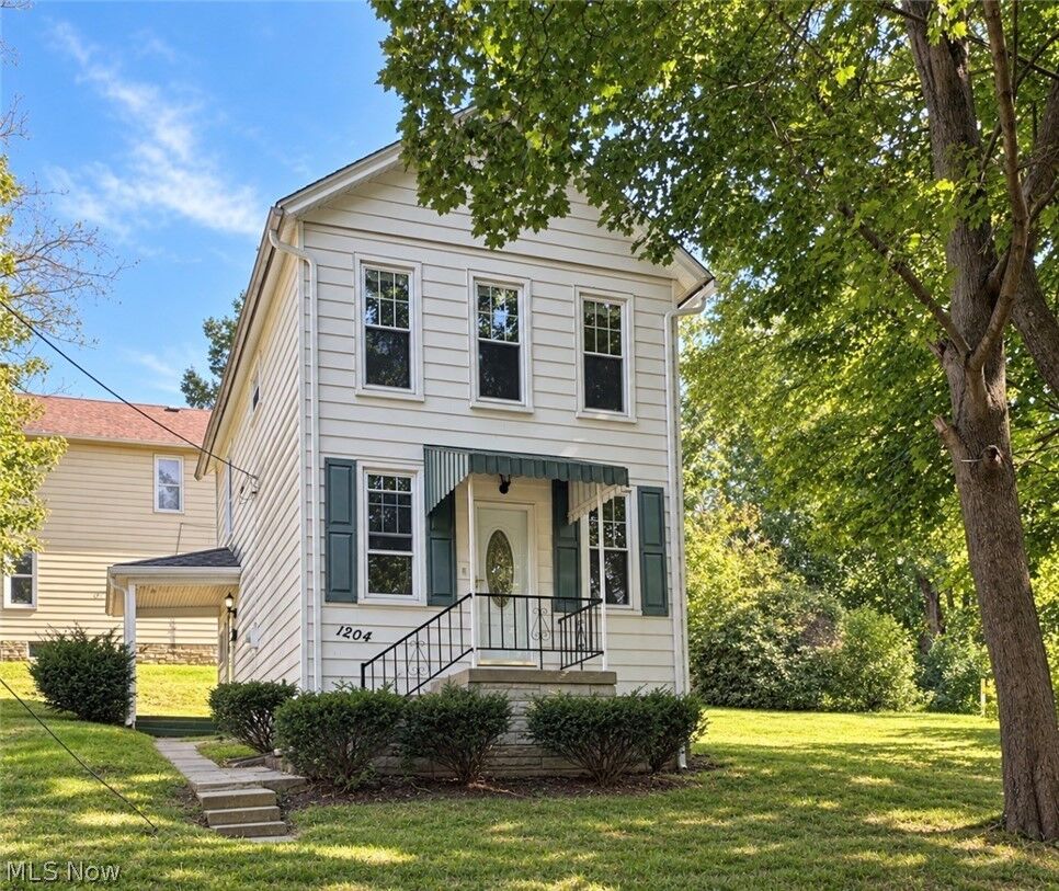 Property Photo: 1204 Oak Street OH 43920