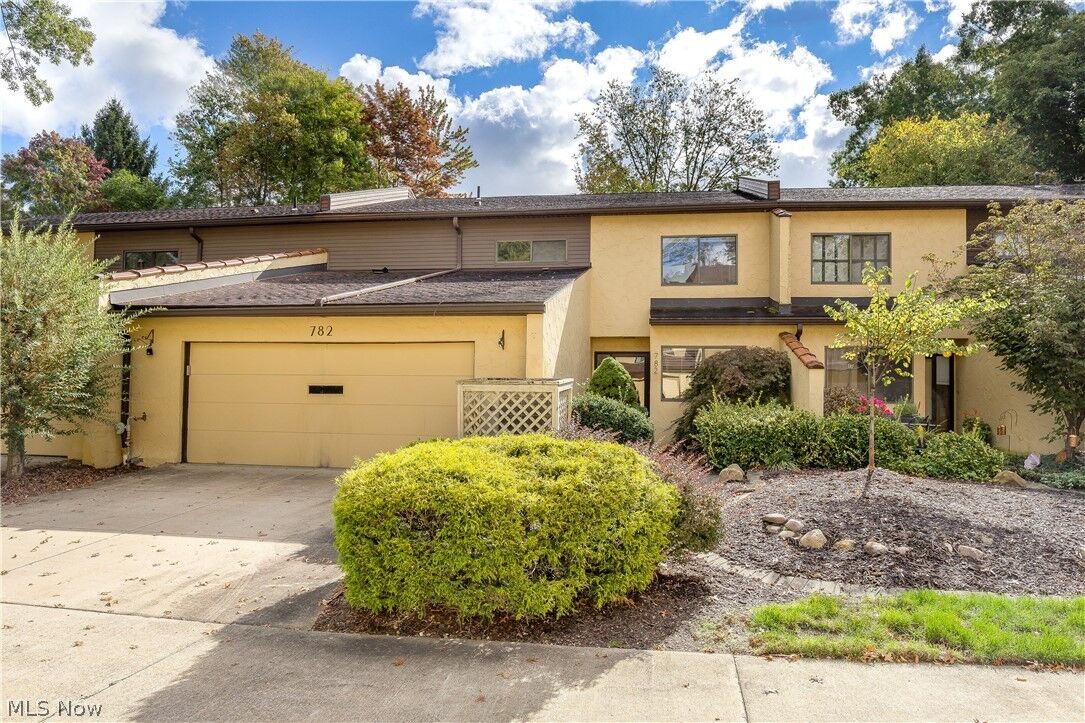 Property Photo:  782 Hampton Ridge Drive  OH 44313 