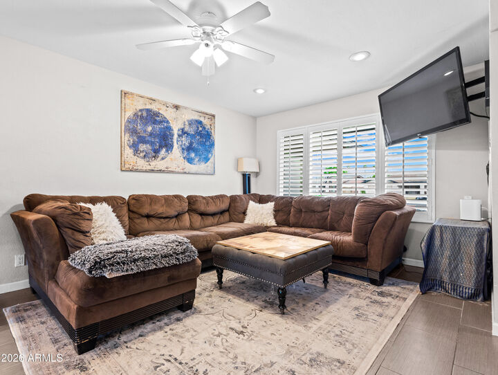 Property Photo:  2612 W Osage Circle  AZ 85202 