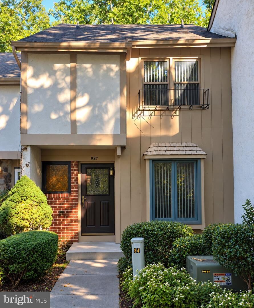 Property Photo: 627 Jaeger Court NJ 08081
