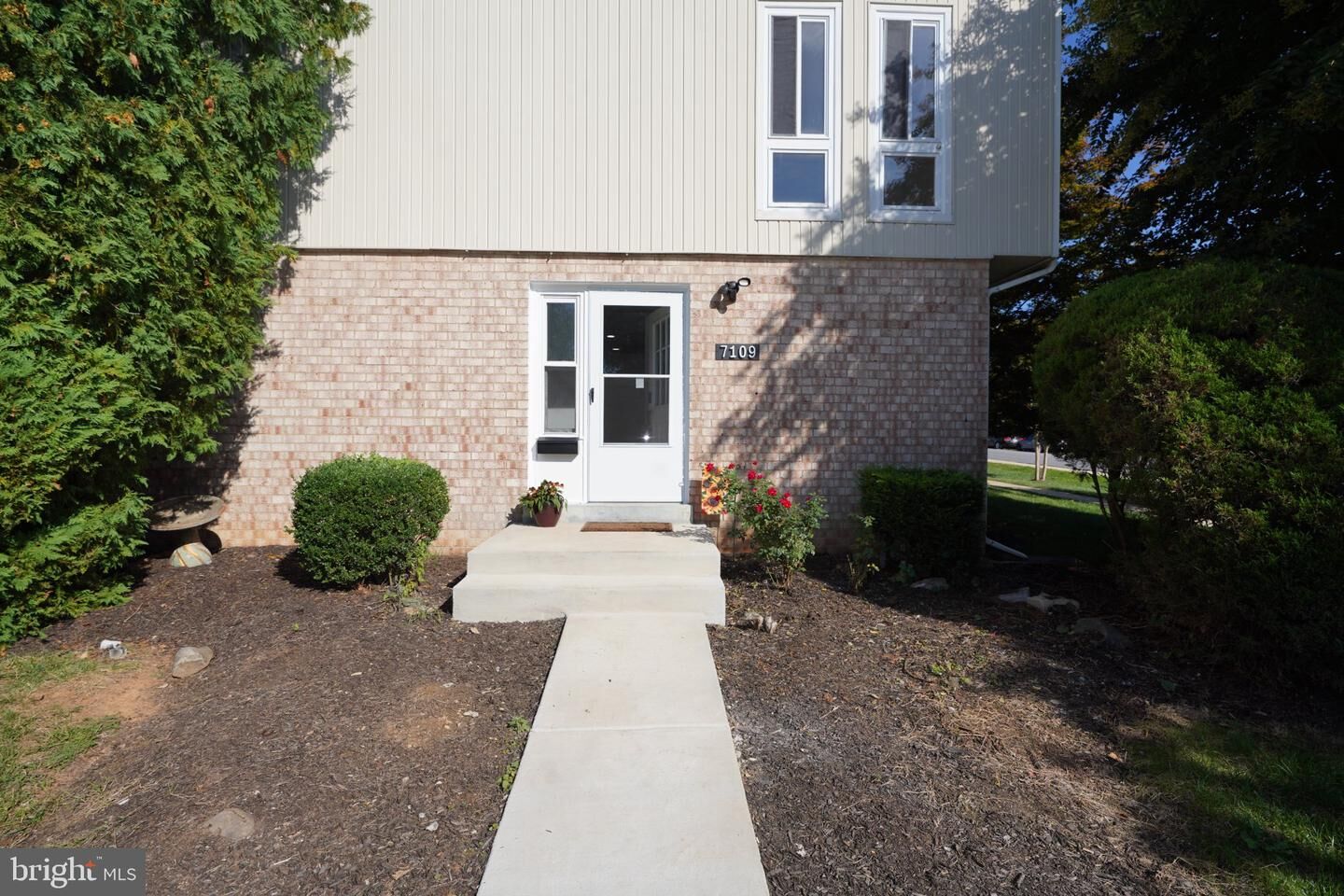Property Photo: 7109 Mill Run Drive 17-1 MD 20855