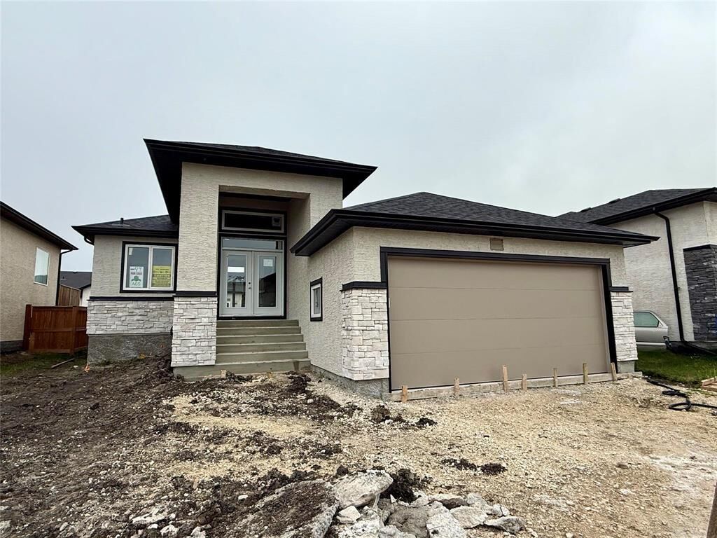 Property Photo:  49 Falcon Cove  MB R5A 0B6 