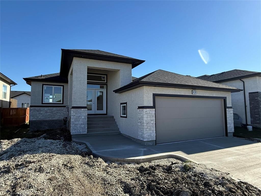 Property Photo:  49 Falcon Cove  MB R5A 0B6 