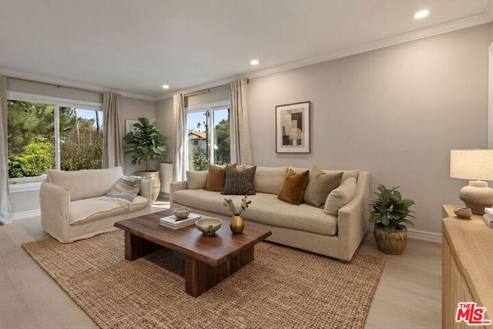 Property Photo: 1024 5th St, Unit 6 CA 90403