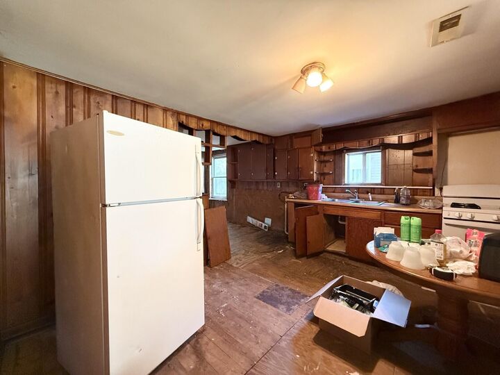 Property Photo:  160 Elliott Avenue  OH 43008 