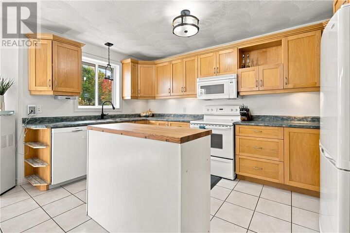 Property Photo:  4338 Chateau  ON P3P 1Y6 