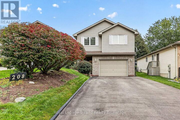 Property Photo:  208 McKeand Street  ON N5C 4E6 