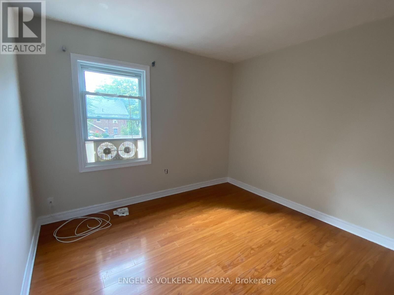 Property Photo:  5006 Willmott Street 2  ON L2E 1Z8 