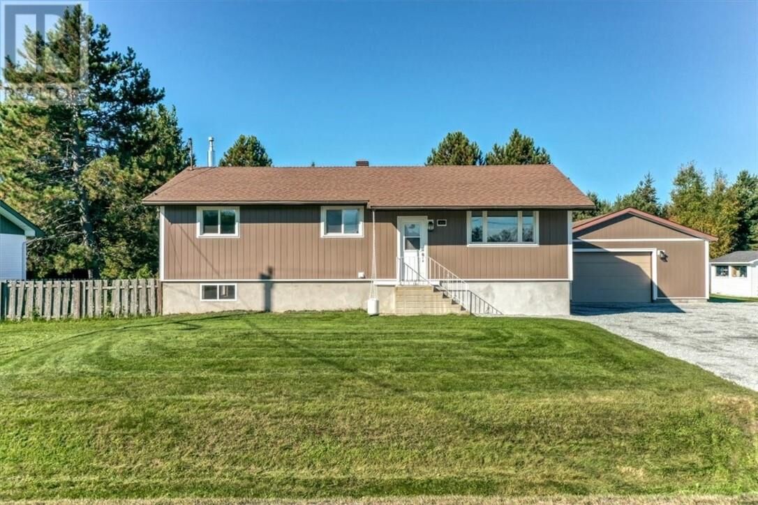 Property Photo:  3141 Percy Avenue  ON P3N 1B1 