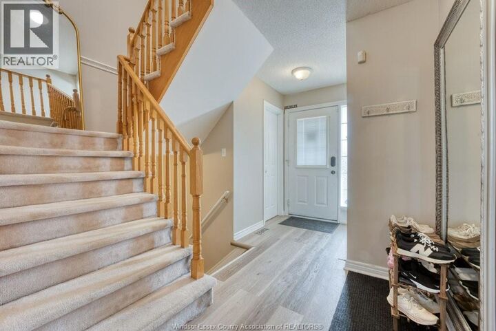 Property Photo:  1589 Heatherglen Drive  ON N8N 5B5 