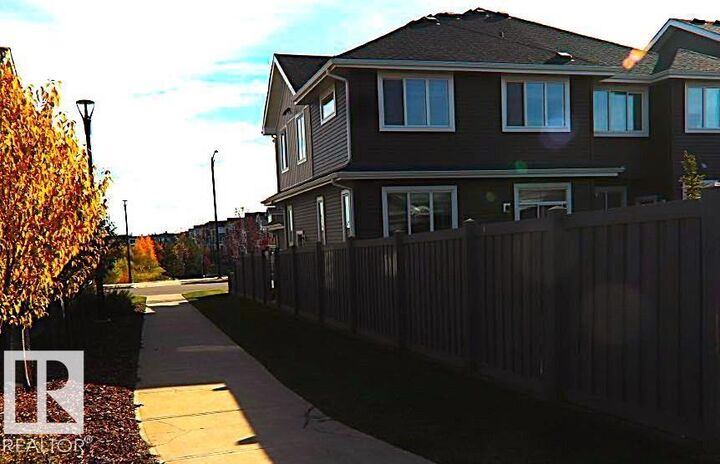 Property Photo:  3332 168 St SW SW  AB T6W 5M2 