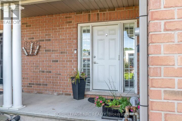 Property Photo:  31 Thorold Road East  ON L3C 3T3 