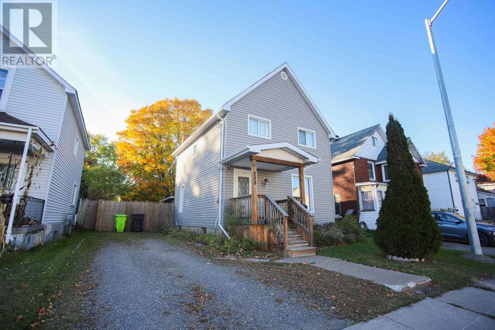 Property Photo:  253 St. James St  ON P6A 1P7 