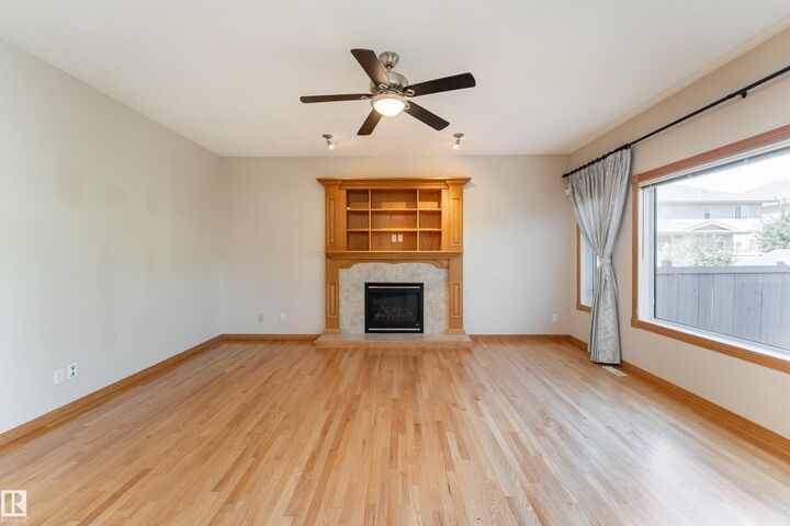 Property Photo:  10820 178 Avenue NW  AB T5X 6H6 