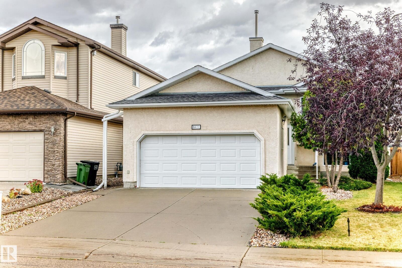 Property Photo:  16419 89 Street NW  AB T5Z 3S1 