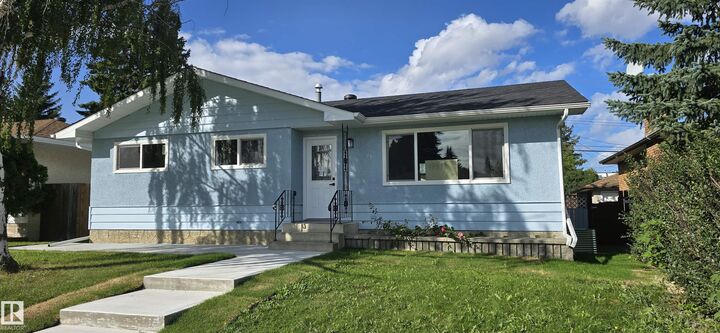 Property Photo:  13812 63 Street NW  AB T5A 1R3 