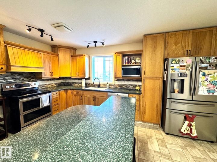 Property Photo: 4928 50 Ave. AB T0E 0S0