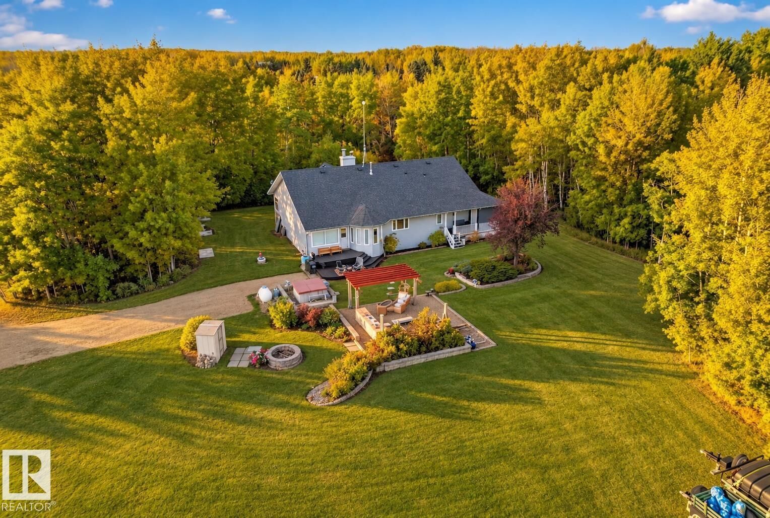 Property Photo:  51022 Rge Road 221 98  AB T8E 1G8 