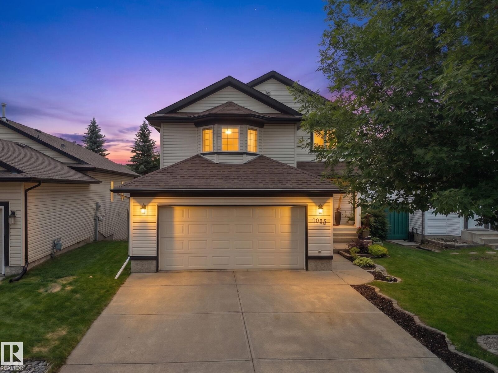 Property Photo:  1025 Graham Crest NW  AB T5T 6L4 