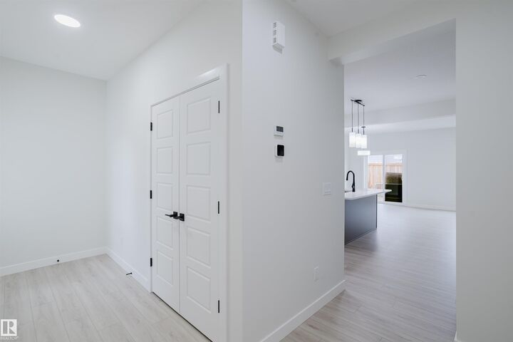 Property Photo:  432 27 Street SW  AB T6X 3H9 
