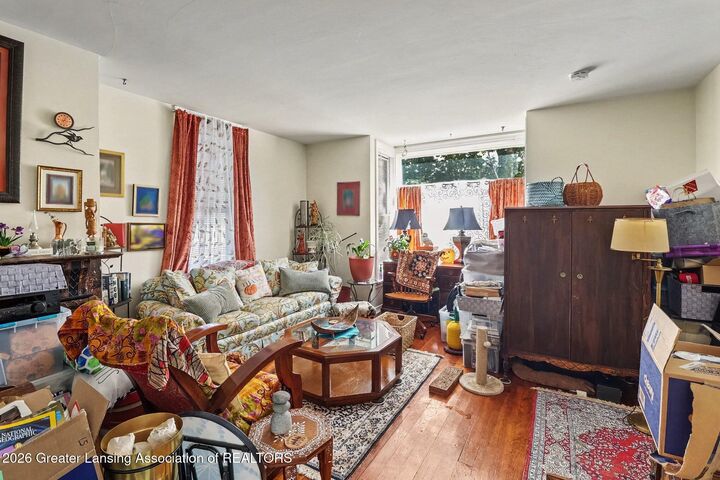 Property Photo: 614 S Putnam Street MI 48895