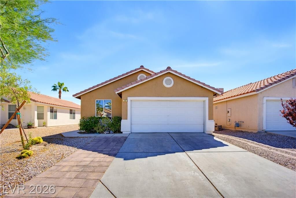 Property Photo: 633 Roberta Alecia Avenue NV 89031