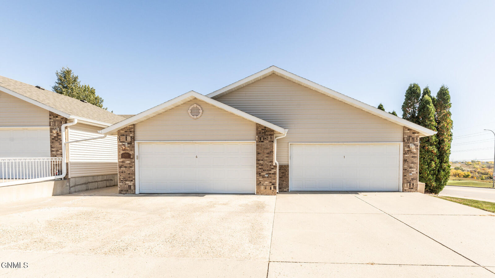Property Photo:  2911 Arizona Drive 1  ND 58503 