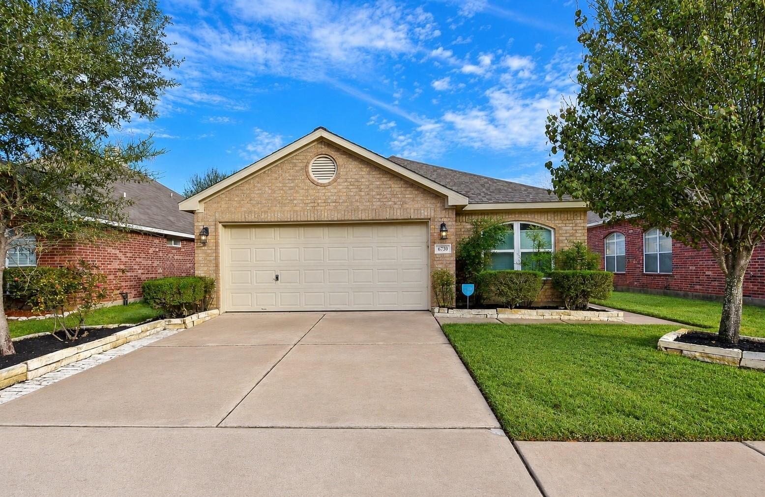 Property Photo:  6730 Albion Cresent Drive  TX 77449 