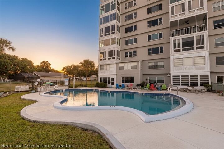 Property Photo:  2131 Lakeview Drive 106  FL 33870 